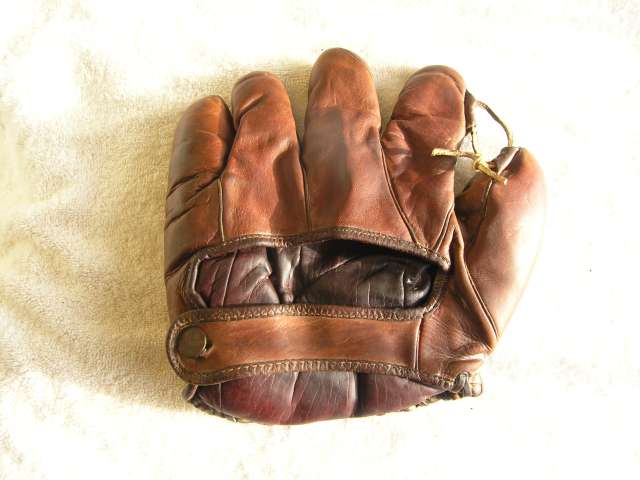 William Urbanski Wilson 11800 Back Doug